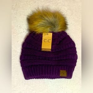 Beanie with puff